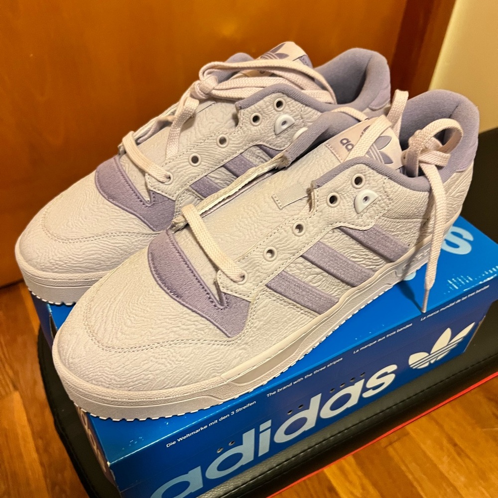 Adidas Rivarly Low TR Sneakers Brand New with Original Box Size 13